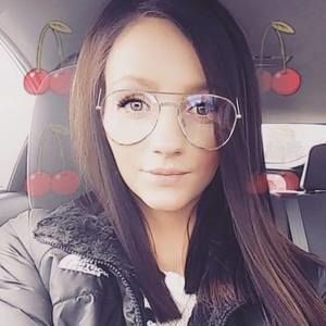 Meet your Posher, Alisa